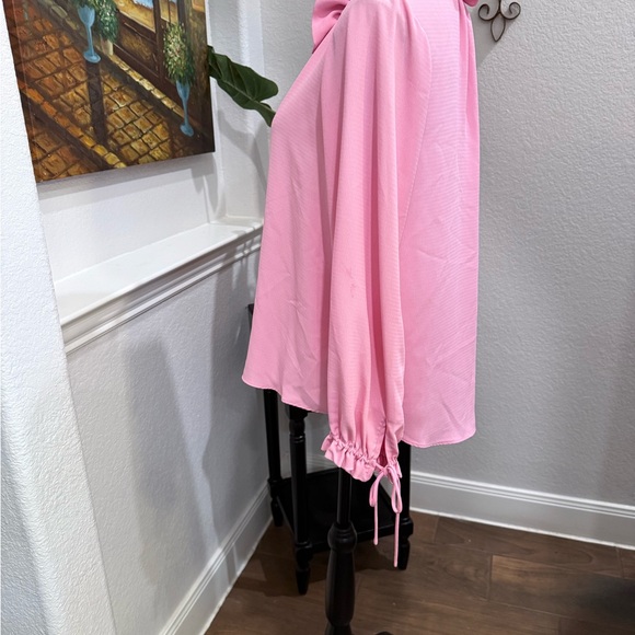 Pink Ruffled Women's Top, Size SMALL by Gibson Latimer - Picture 5 of 6